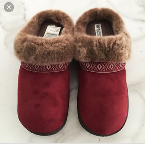 isotoner Shoes - ISOTONER WOMEN'S BURGUNDY MICROSUEDE SLIPPER 7.5-8